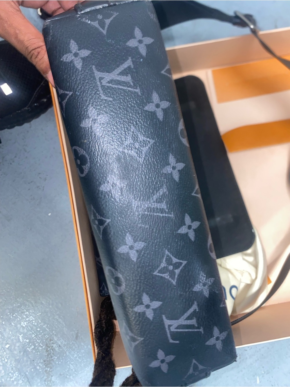 Louis Vuitton Black and Gray Monogram Messenger Bag - Picture 16 of 16